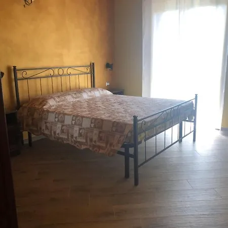 La Rosa Rampicante Castagnole Monferrato